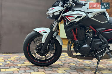 Мотоцикл Без обтекателей (Naked bike) Kawasaki Z 650 2022 в 