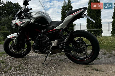 Мотоцикл Без обтекателей (Naked bike) Kawasaki Z 650 2022 в 