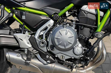 Мотоцикл Без обтекателей (Naked bike) Kawasaki Z 650 2018 в 