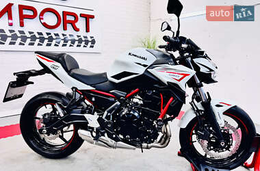 Спортбайк Kawasaki Z 650 2022 в 