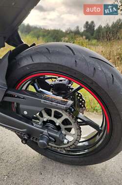 Мотоцикл Без обтікачів (Naked bike) Kawasaki Z 650 2023 в  фото 24 Мотоцикл Без обтікачів (Naked bike) Kawasaki Z 650 2023 в