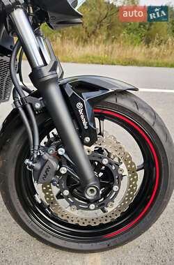 Мотоцикл Без обтікачів (Naked bike) Kawasaki Z 650 2023 в  фото 23 Мотоцикл Без обтікачів (Naked bike) Kawasaki Z 650 2023 в
