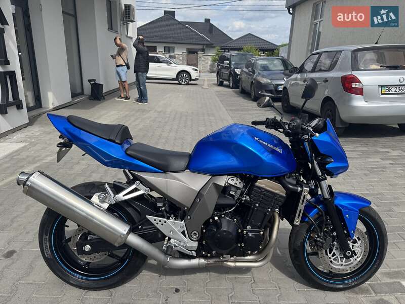 Мотоцикл Без обтекателей (Naked bike) Kawasaki Z 750 2005 в Ровно