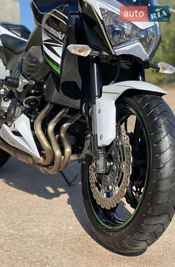 Мотоцикл Без обтекателей (Naked bike) Kawasaki Z 800 2013 в 