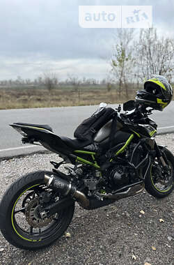 Спортбайк Kawasaki Z900 2020 в 