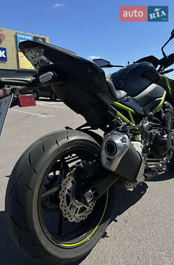 Мотоцикл Без обтекателей (Naked bike) Kawasaki Z900 2022 в 