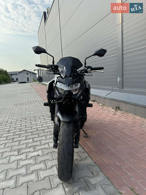 Мотоцикл Без обтекателей (Naked bike) Kawasaki Z900 2021 в Киеве