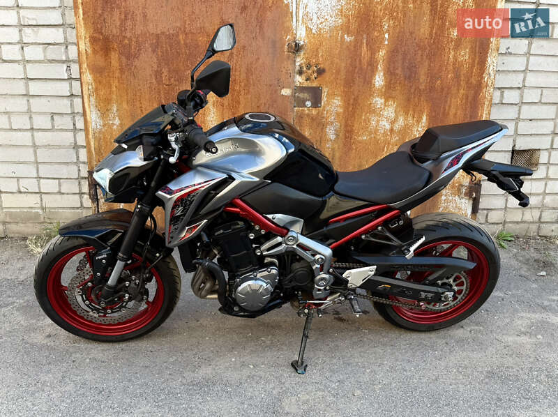 Мотоцикл Без обтекателей (Naked bike) Kawasaki Z900 2018 в Днепре фото 2 Мотоцикл Без обтекателей (Naked bike) Kawasaki Z900 2018 в Днепре