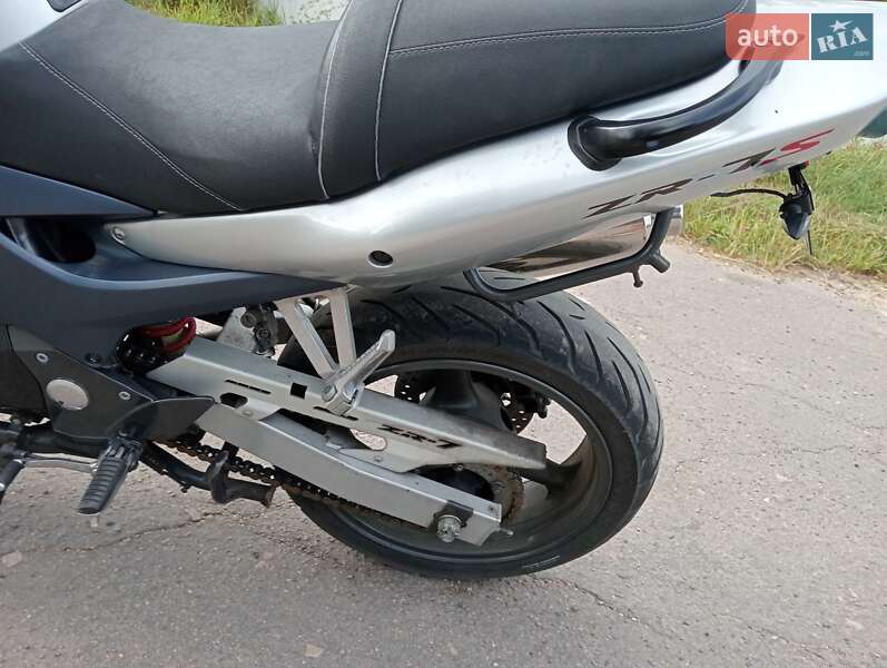 Мотоцикл Классік Kawasaki ZR 7S 2004 в Нововолинську