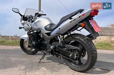 Мотоцикл Спорт-туризм Kawasaki ZR 2003 в 