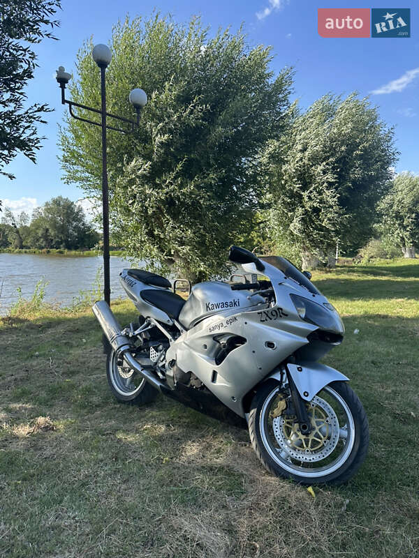 Спортбайк Kawasaki ZX 9R 2002 в Монастырище