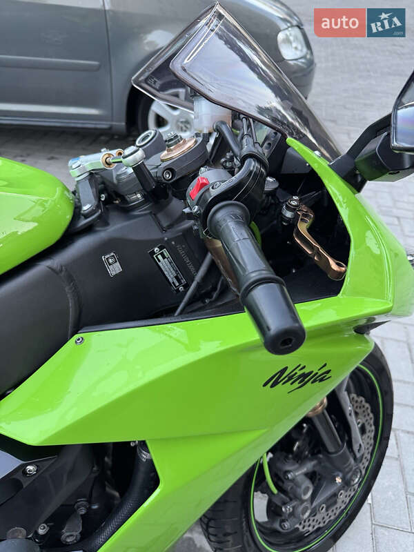 Спортбайк Kawasaki ZX 2008 в Запоріжжі