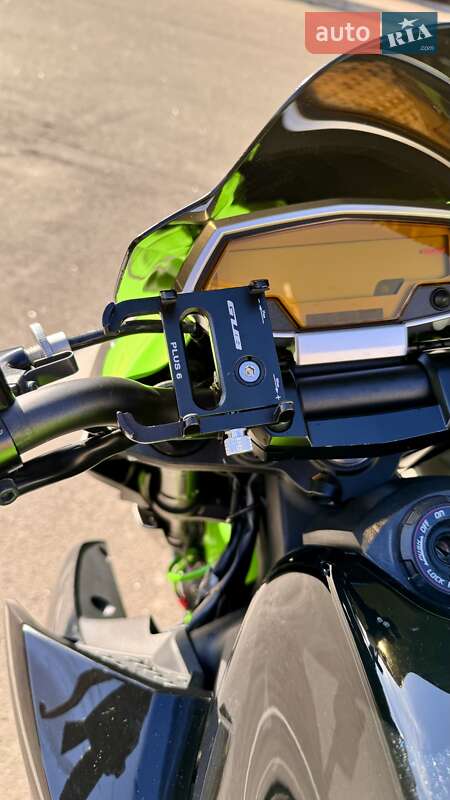 Мотоцикл Без обтікачів (Naked bike) Kawasaki ZX 2010 в Києві