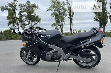 Мотоцикл Спорт-туризм Kawasaki ZZR 400 1999 в Черновцах