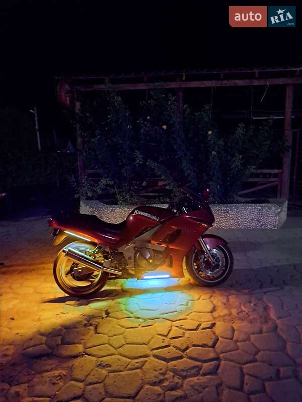 Мотоцикл Туризм Kawasaki ZZR 400 2001 в Одессе