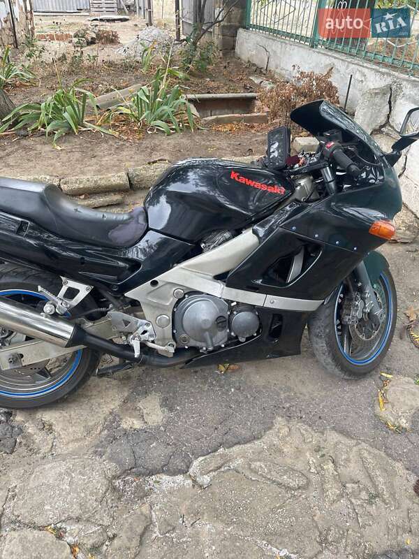 Мотоцикл Спорт-туризм Kawasaki ZZR 400 1999 в Иваново