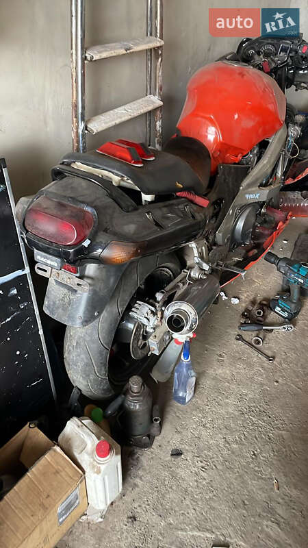 Мотоцикл Классік Kawasaki ZZR 600 1999 в Чернівцях