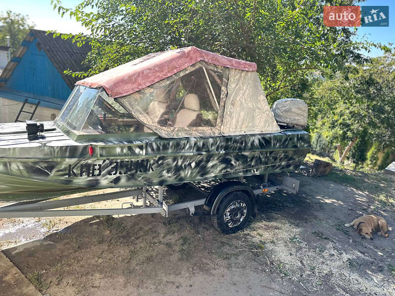 Човен Казанка 5М2 2010 в Ржищеві