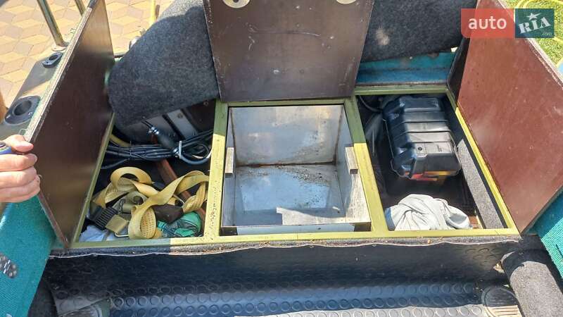 Катер Казанка 5М3 1991 в Носовке