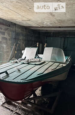 Лодка Казанка 5М4 1988 в Киеве