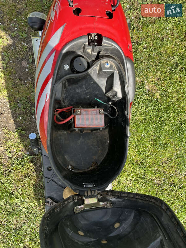 Мопеды Keeway Hurricane 2004 в Ланчине