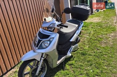 Скутер Keeway Outlook 2012 в Березане