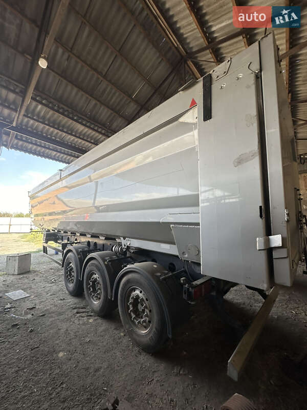 Самосвал полуприцеп Kempf SKM 2006 в Гайвороне