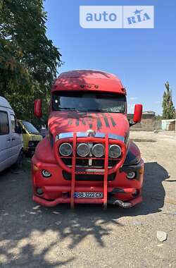 Тягач Kenworth T2000 2002 в 