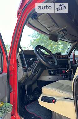 Тягач Kenworth T2000 2002 в 