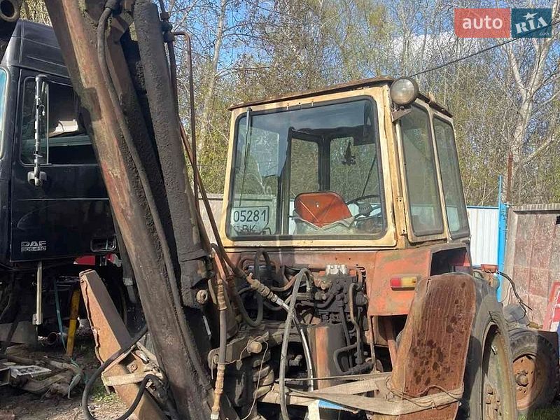 Эвакуатор ХЗТСШ СШ 1993 в Чернигове