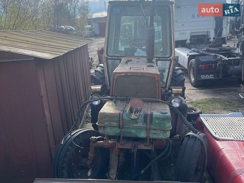 Эвакуатор ХЗТСШ СШ 1993 в Чернигове