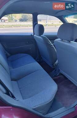 Седан Kia Avella 1997 в 