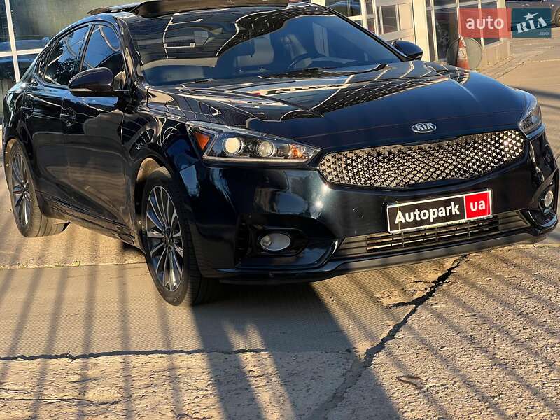 Седан Kia Cadenza 2017 в Харькове