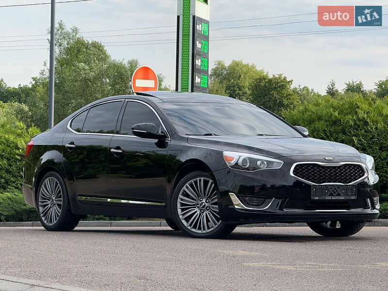 Седан Kia Cadenza 2013 в Дрогобыче
