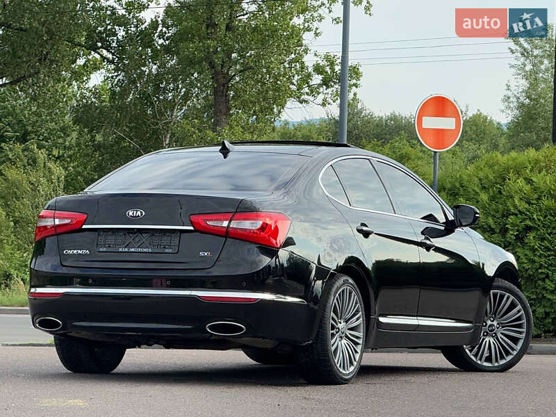 Седан Kia Cadenza 2013 в Дрогобыче