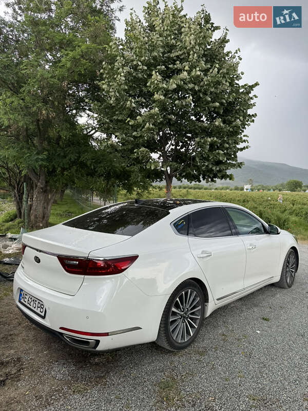 Седан Kia Cadenza 2017 в Днепре
