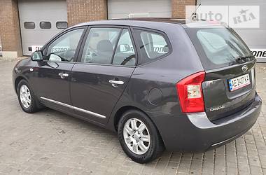 Минивэн Kia Carens 2008 в Днепре