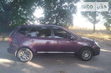 Минивэн Kia Carens 2008 в Борисполе