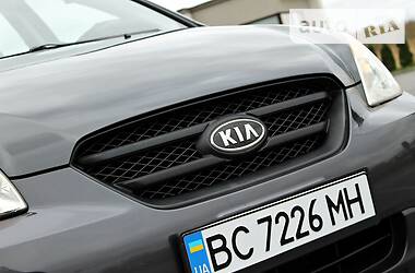 Минивэн Kia Carens 2008 в Стрые