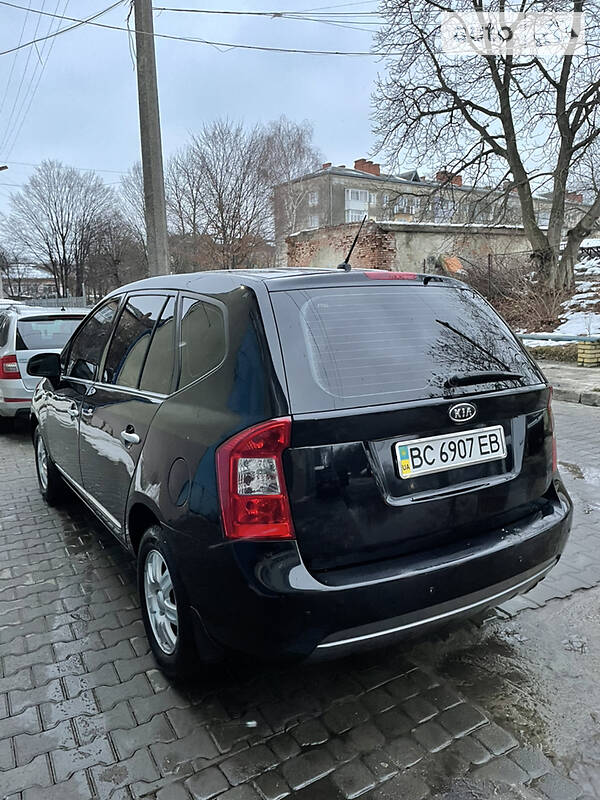 Мінівен Kia Carens 2007 в Дрогобичі