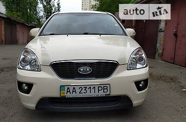Минивэн Kia Carens 2011 в Киеве