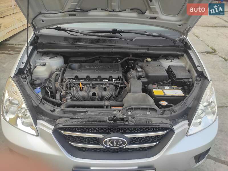 Минивэн Kia Carens 2007 в Красилове