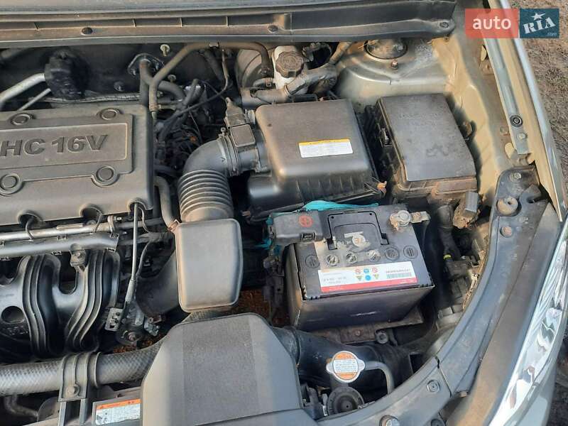 Минивэн Kia Carens 2008 в Полтаве