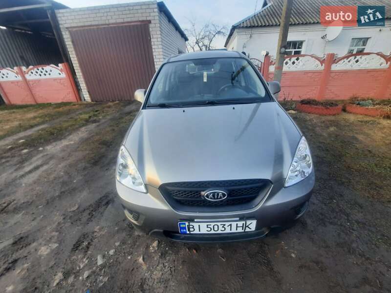 Минивэн Kia Carens 2008 в Полтаве