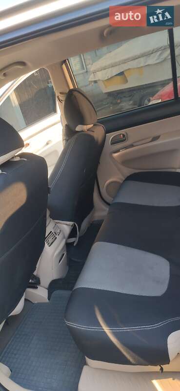 Минивэн Kia Carens 2008 в Броварах