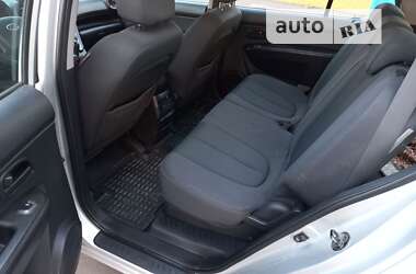 Минивэн Kia Carens 2006 в 