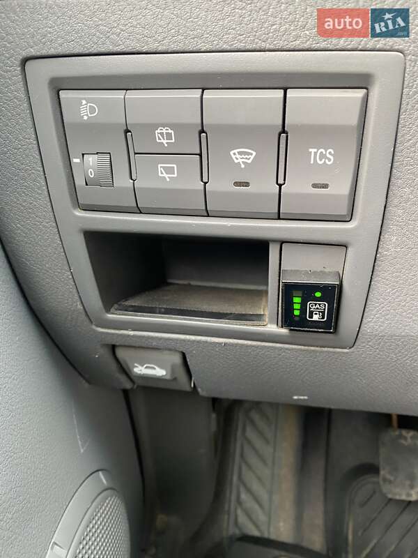 Минивэн Kia Carens 2003 в Новояворовске фото 25 Минивэн Kia Carens 2003 в Новояворовске