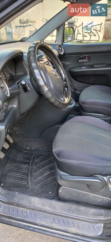 Мінівен Kia Carens 2007 в Києві