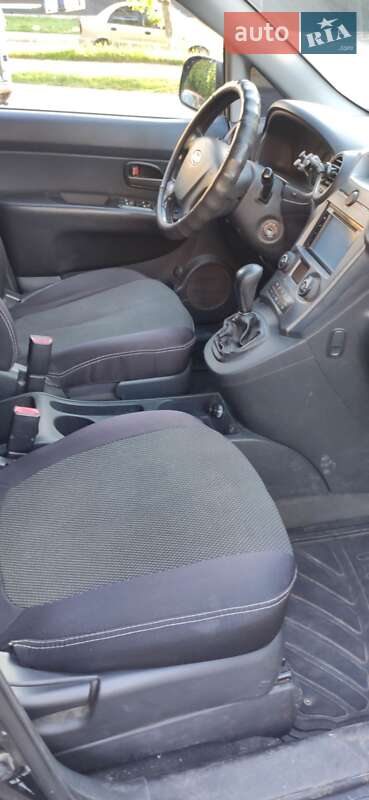 Мінівен Kia Carens 2007 в Києві