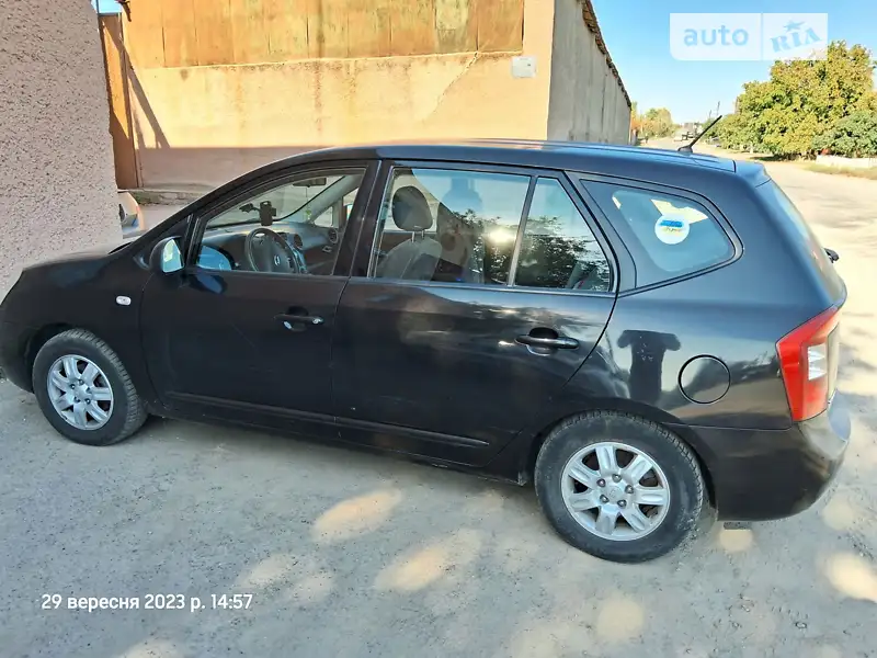 Kia Carens